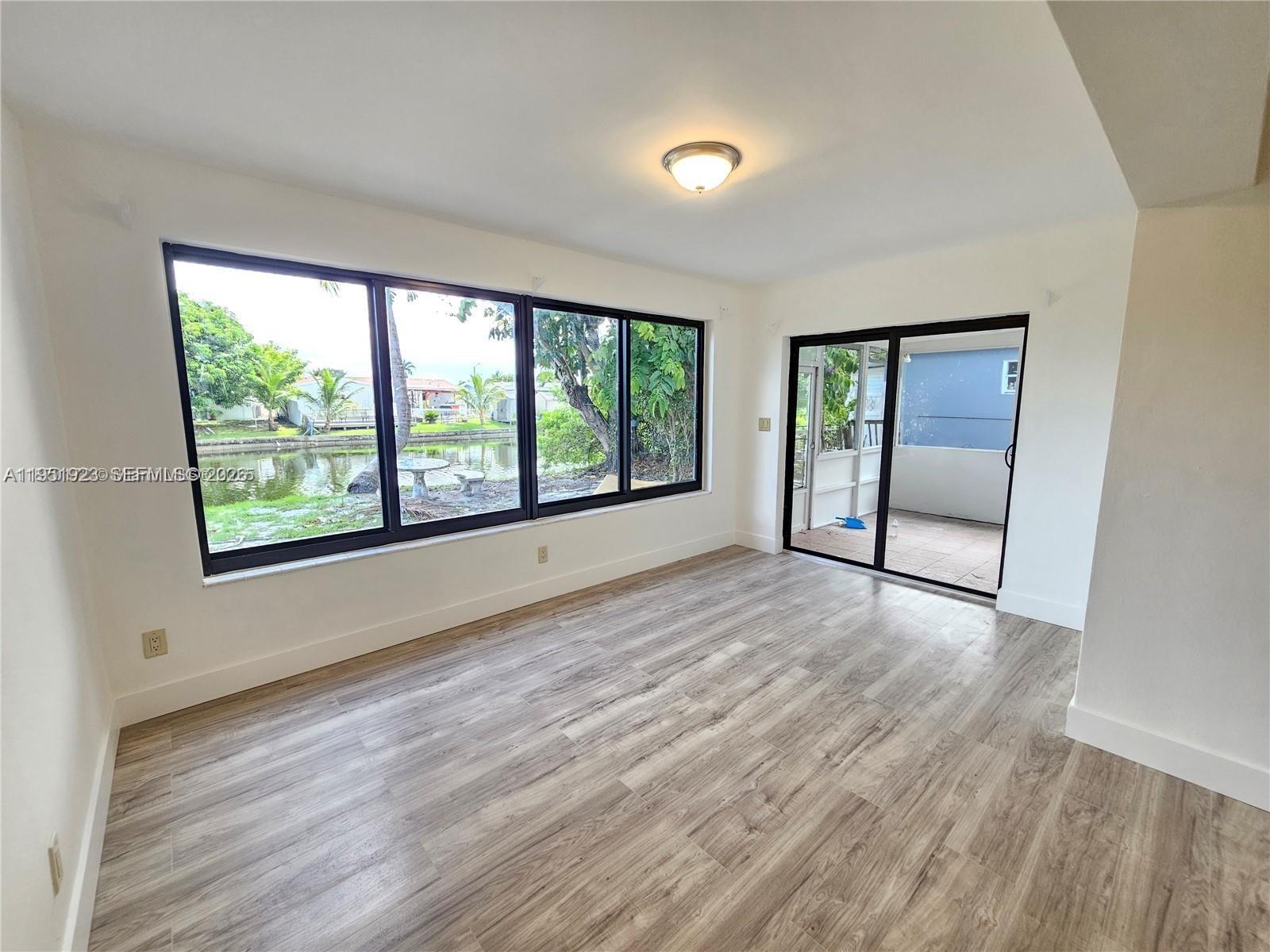 MIRAMAR SEC 10 - Residential