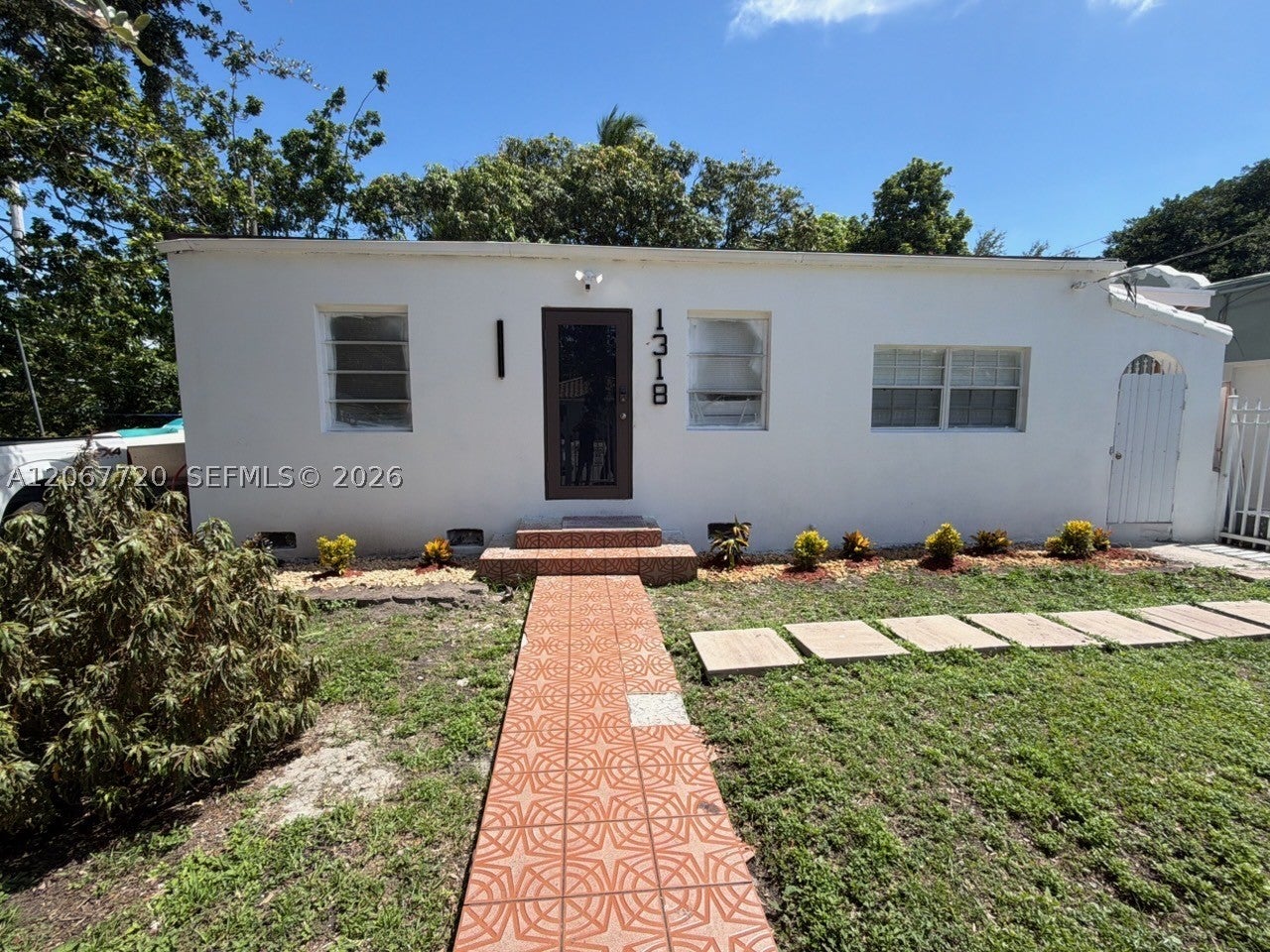 1318 NW 34th St