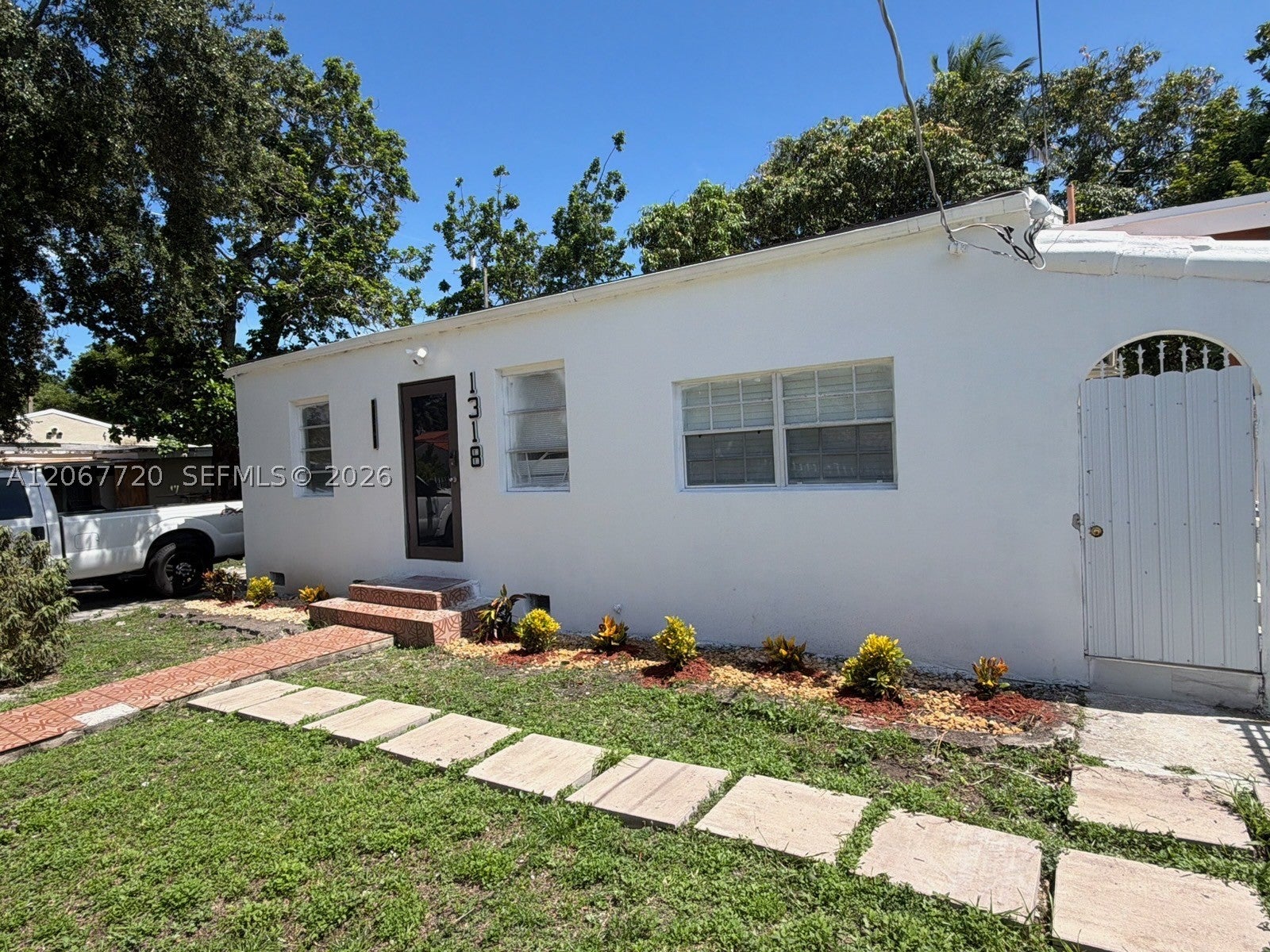 1318 NW 34th St