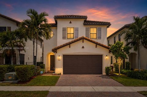 3323 W 96th Pl Hialeah FL 33018