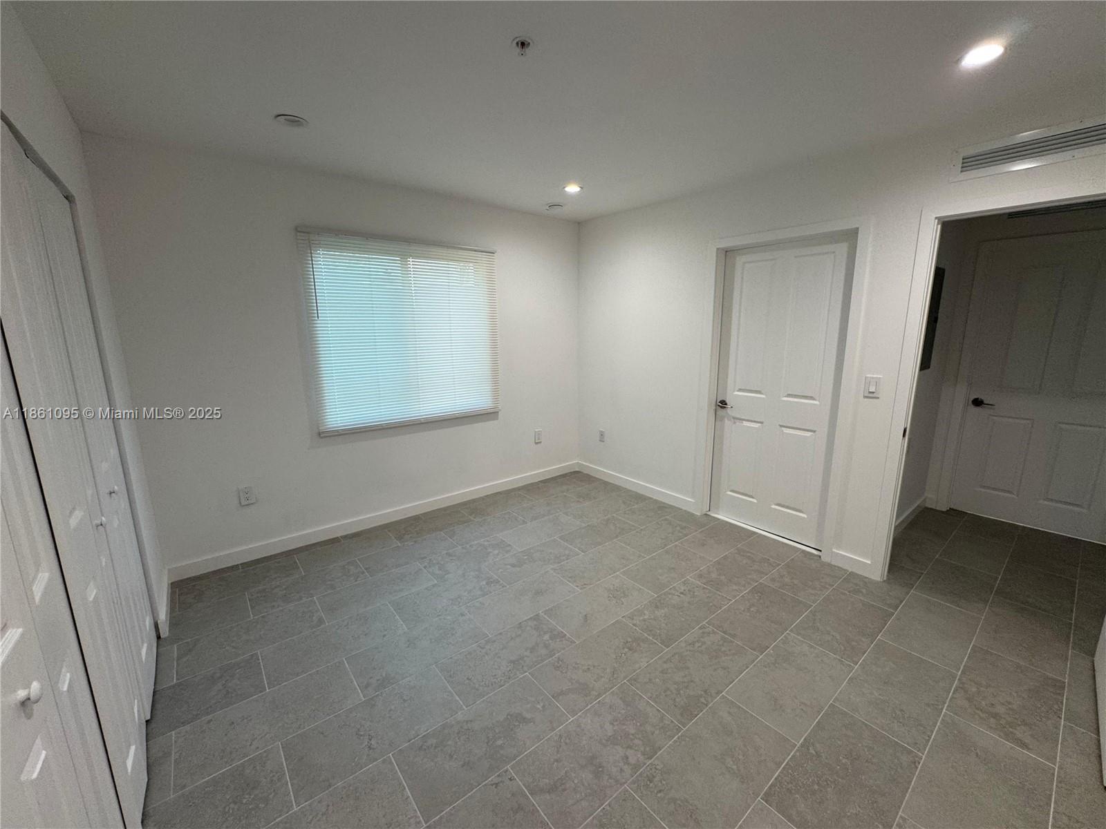 ROOSEVELT PARK - Residential Lease