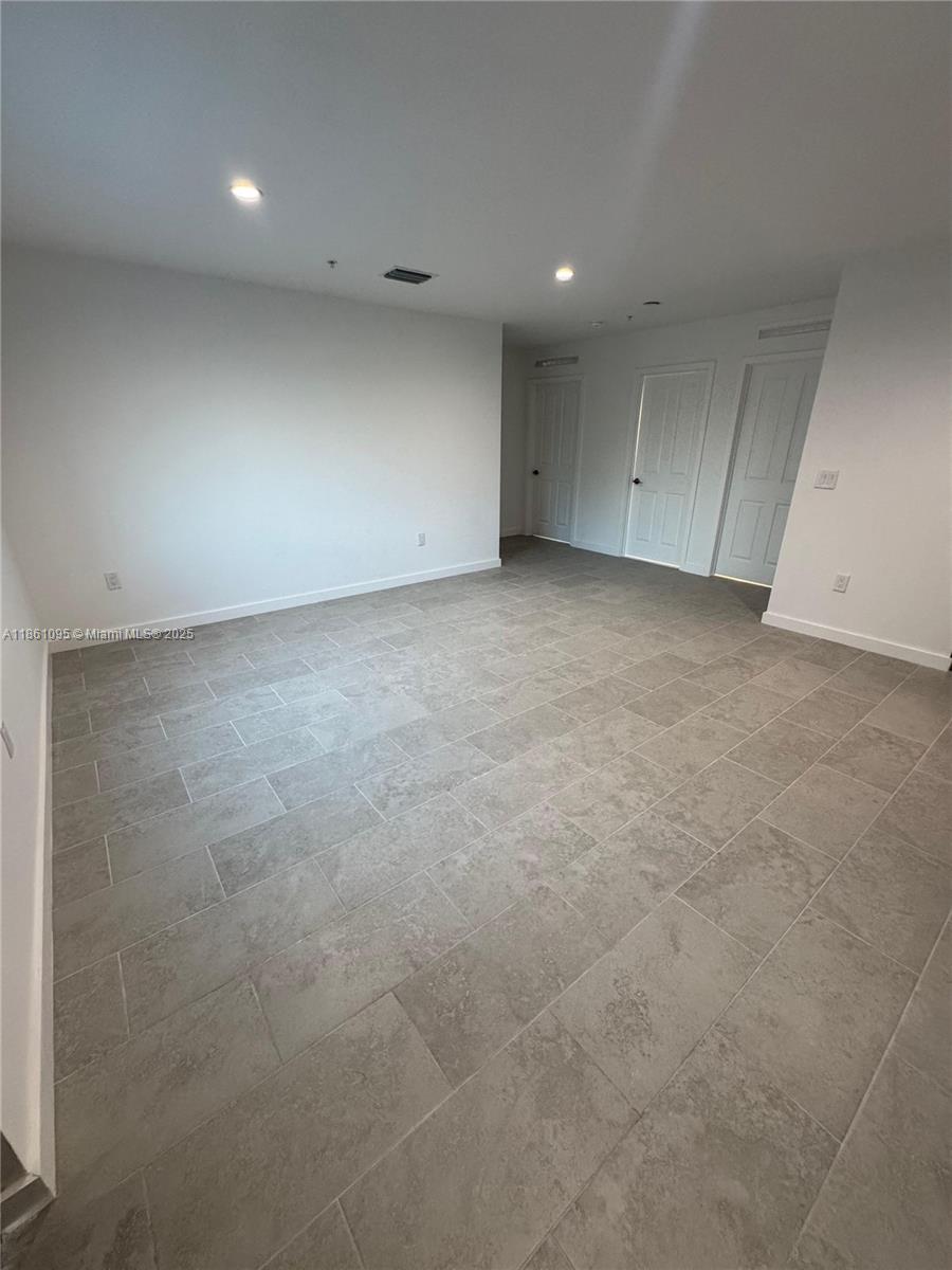 ROOSEVELT PARK - Residential Lease