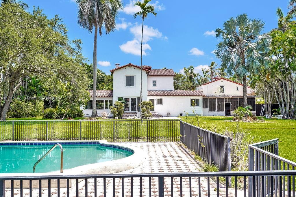 HOLLYWOOD LAKES SECTION - Residential Lease