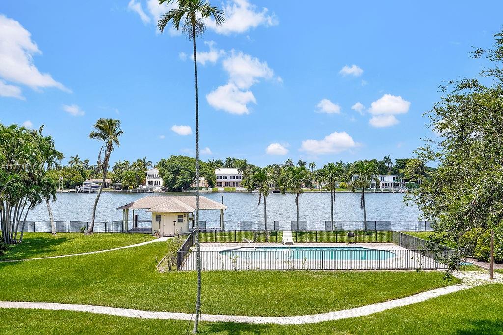 HOLLYWOOD LAKES SECTION - Residential Lease