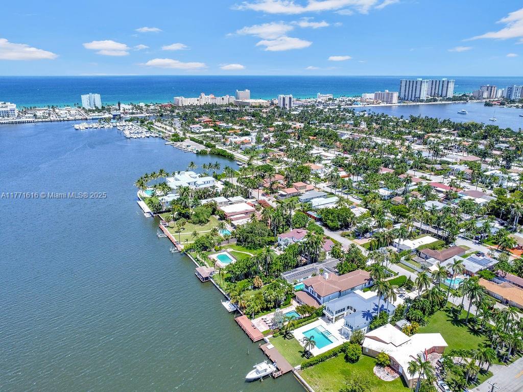 HOLLYWOOD LAKES SECTION - Residential Lease