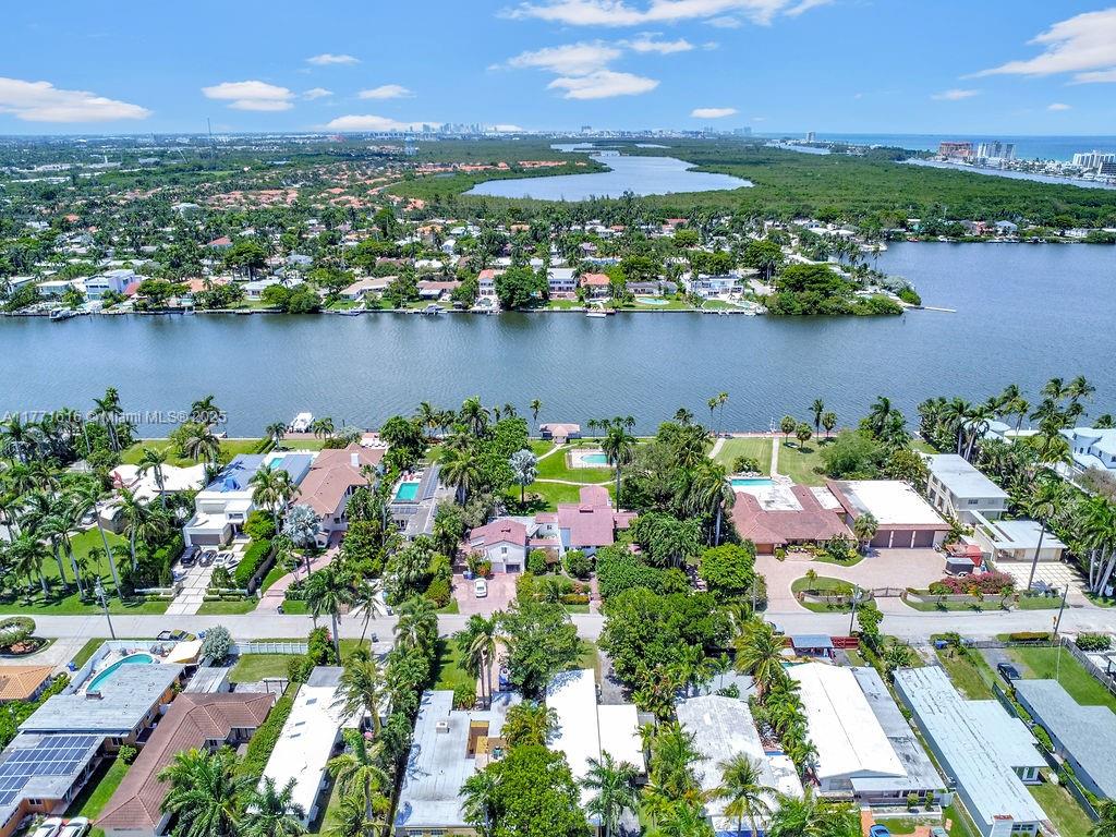 HOLLYWOOD LAKES SECTION - Residential Lease