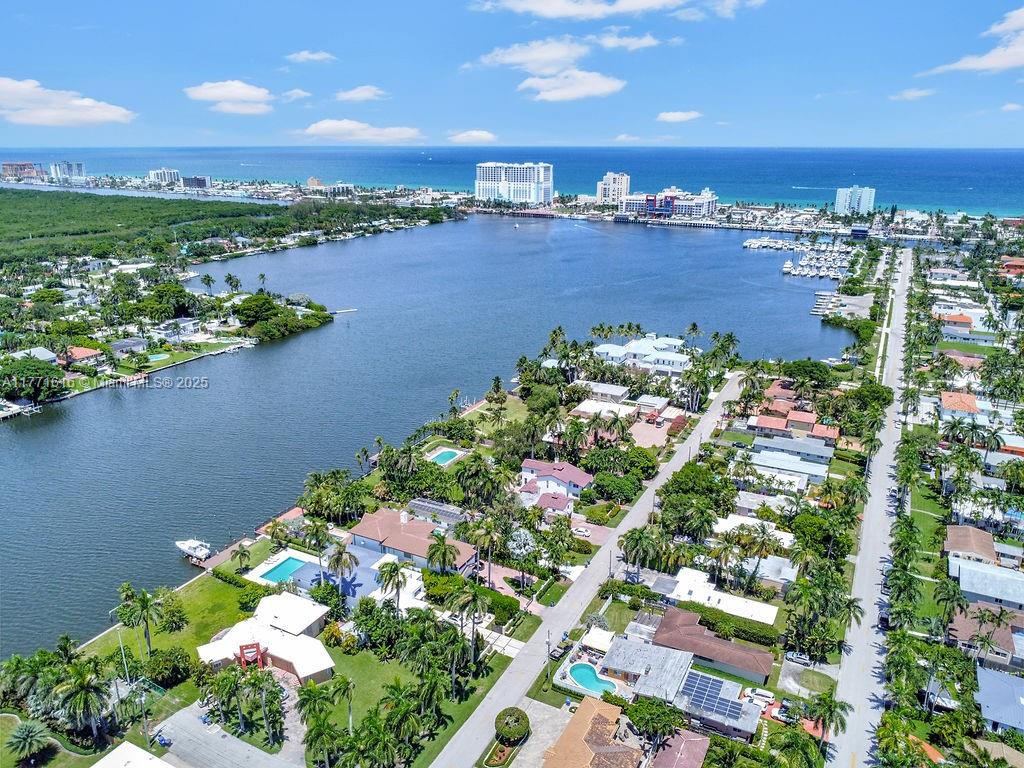 HOLLYWOOD LAKES SECTION - Residential Lease