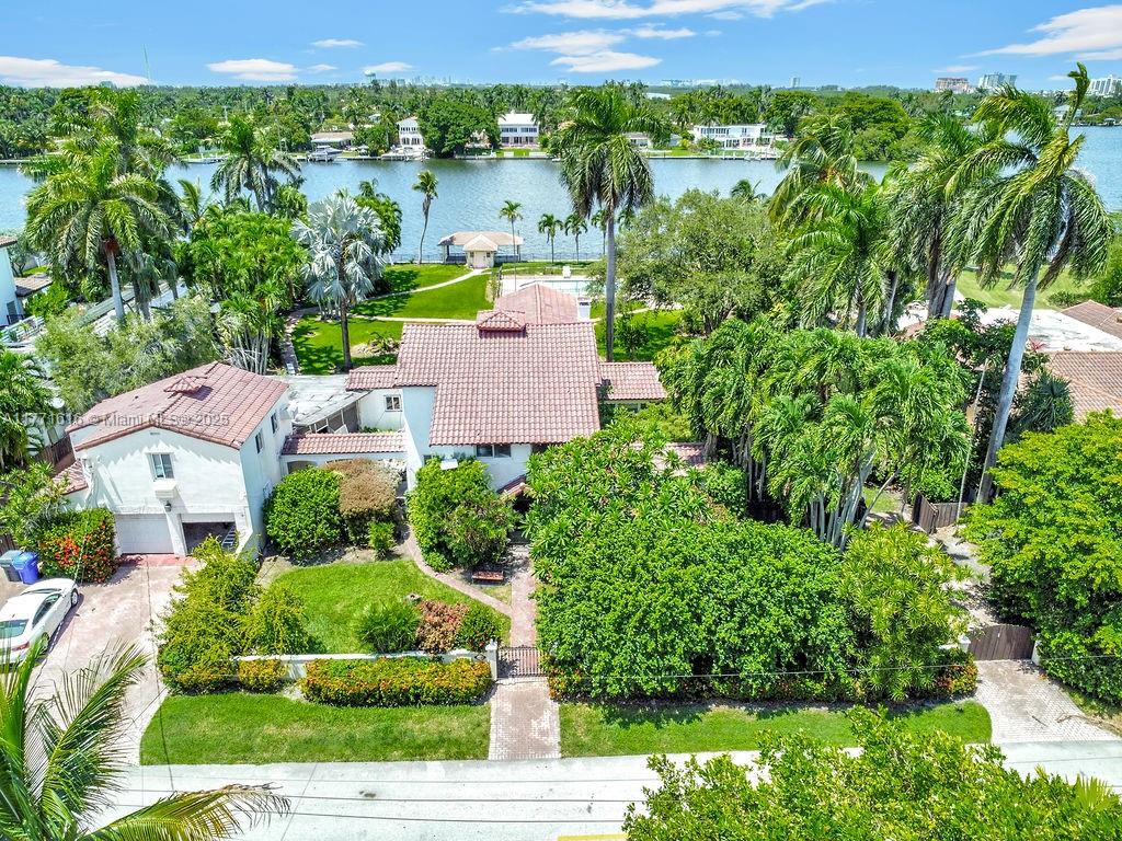HOLLYWOOD LAKES SECTION - Residential Lease