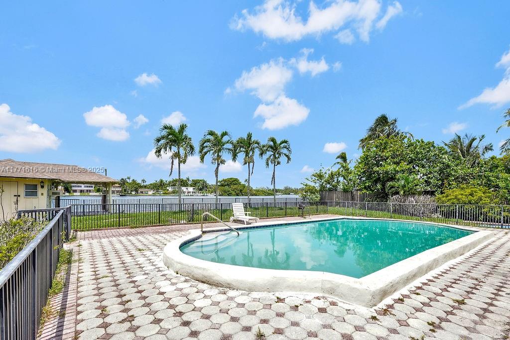 HOLLYWOOD LAKES SECTION - Residential Lease
