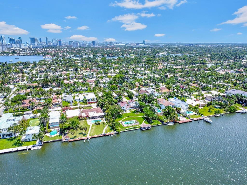HOLLYWOOD LAKES SECTION - Residential Lease