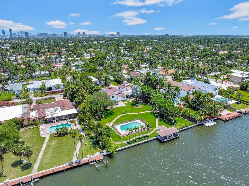 HOLLYWOOD LAKES SECTION - Residential Lease