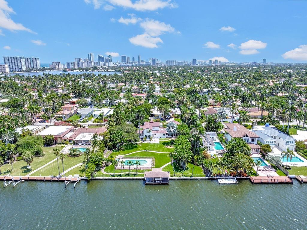 HOLLYWOOD LAKES SECTION - Residential Lease