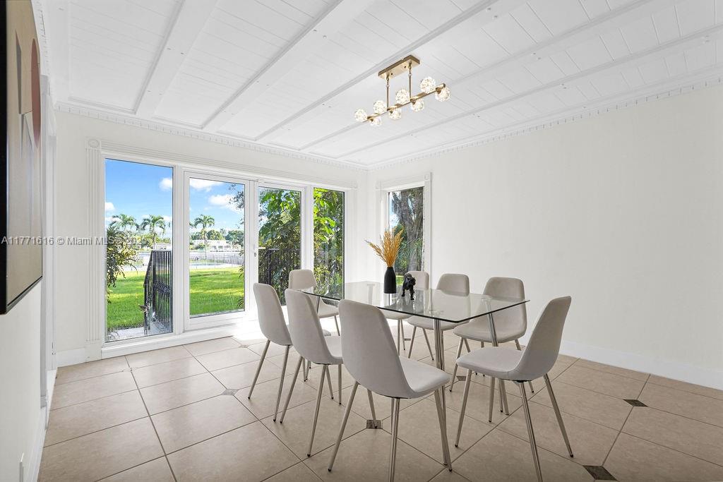 HOLLYWOOD LAKES SECTION - Residential Lease