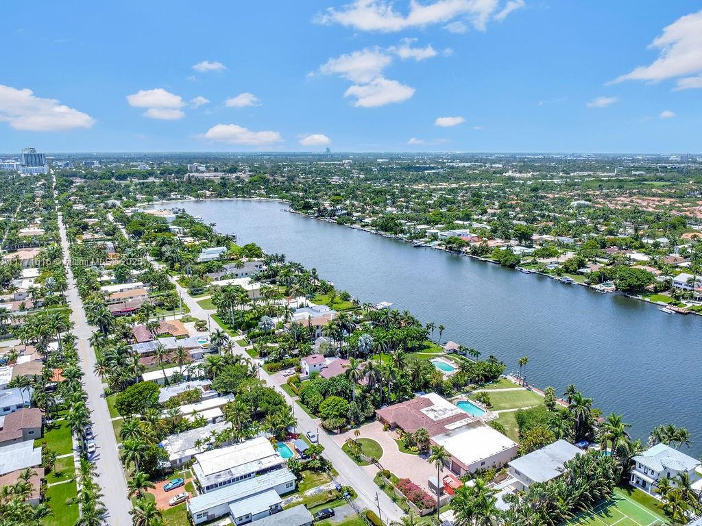 HOLLYWOOD LAKES SECTION - Residential Lease