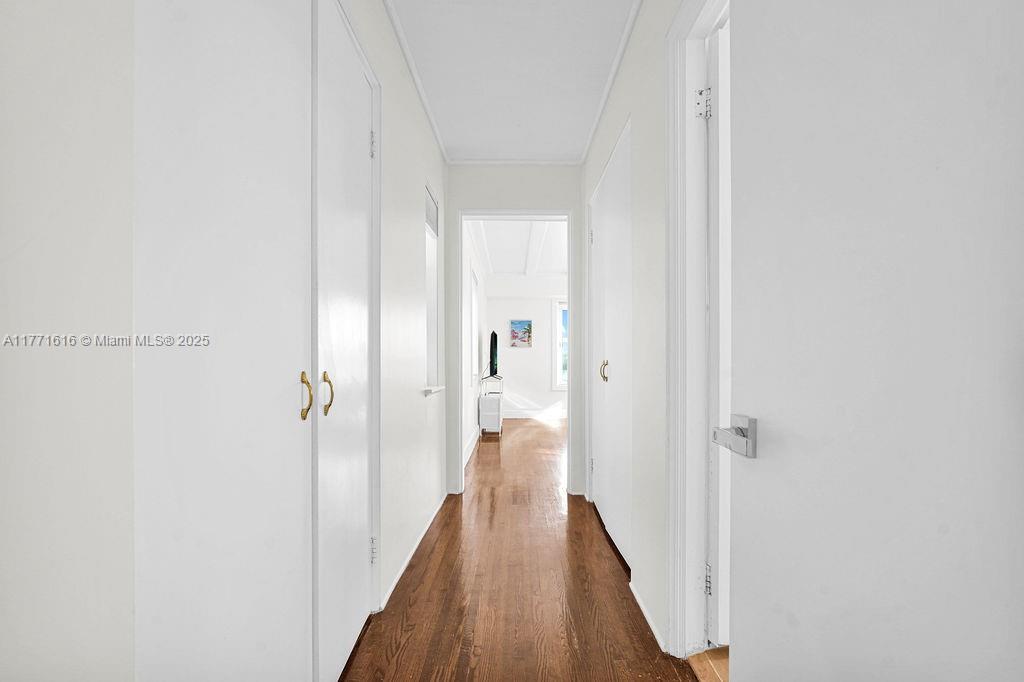 HOLLYWOOD LAKES SECTION - Residential Lease