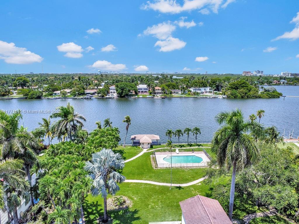 HOLLYWOOD LAKES SECTION - Residential Lease
