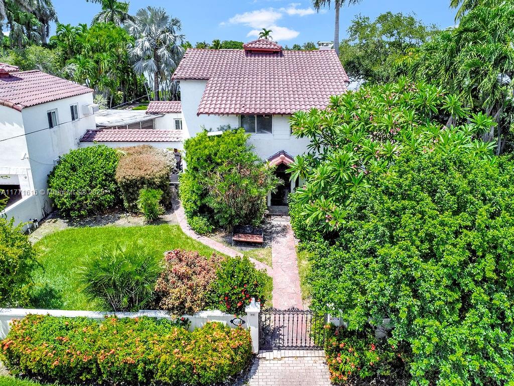 HOLLYWOOD LAKES SECTION - Residential Lease