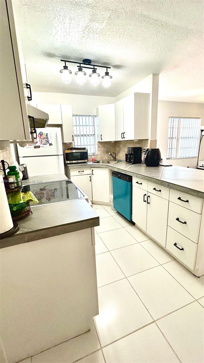 RODMAN OF HOLLYWOOD CONDO - Residential