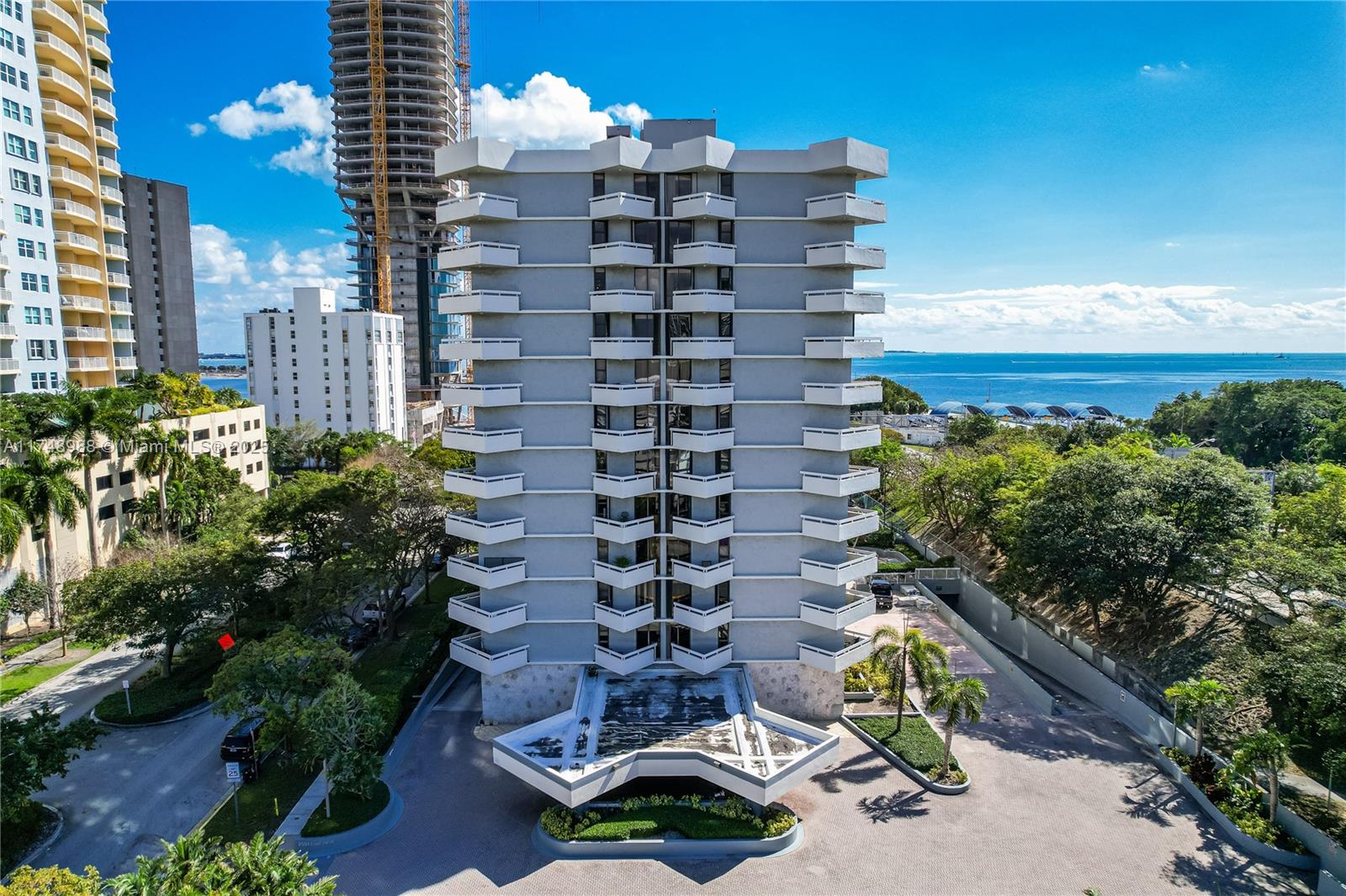 2501 BRICKELL AV 201