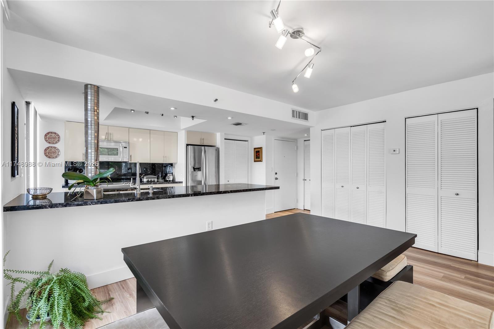 BRICKELL PARK CONDO - Residential