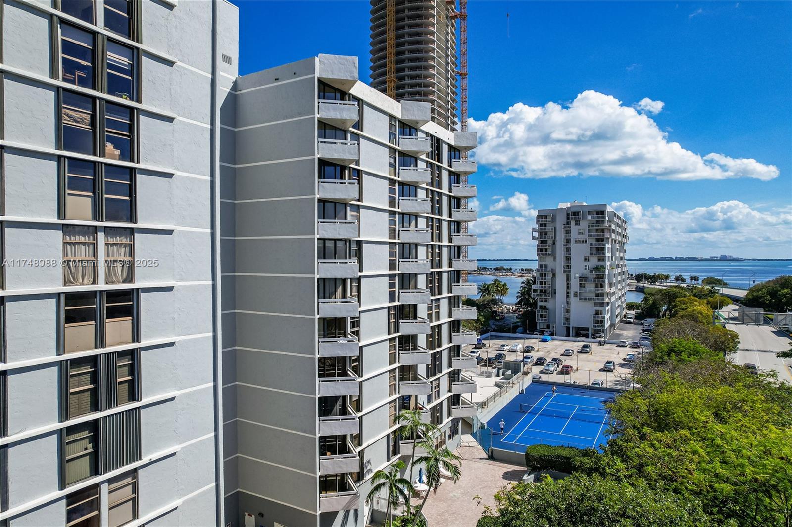 2501 BRICKELL AV 201