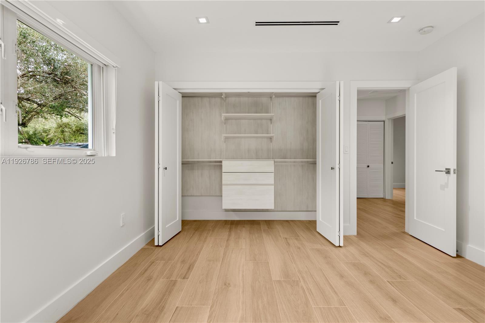 CORAL GABLES RIVIERA SEC - Residential