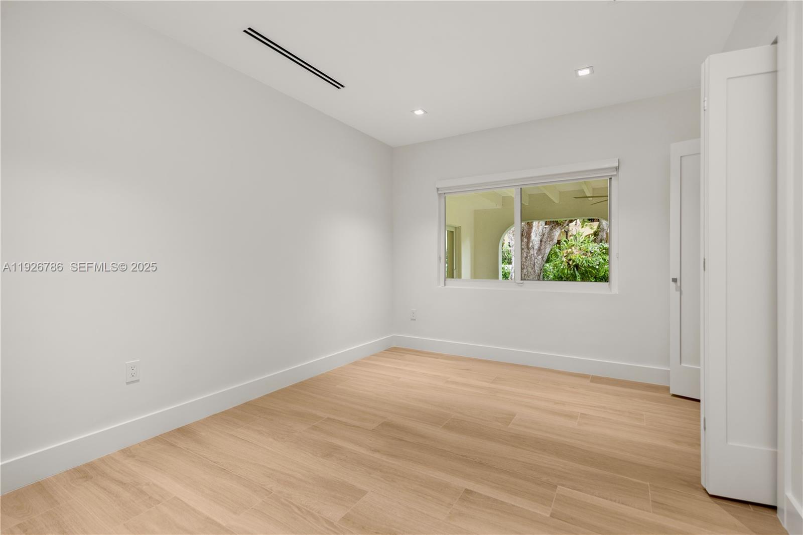 CORAL GABLES RIVIERA SEC - Residential