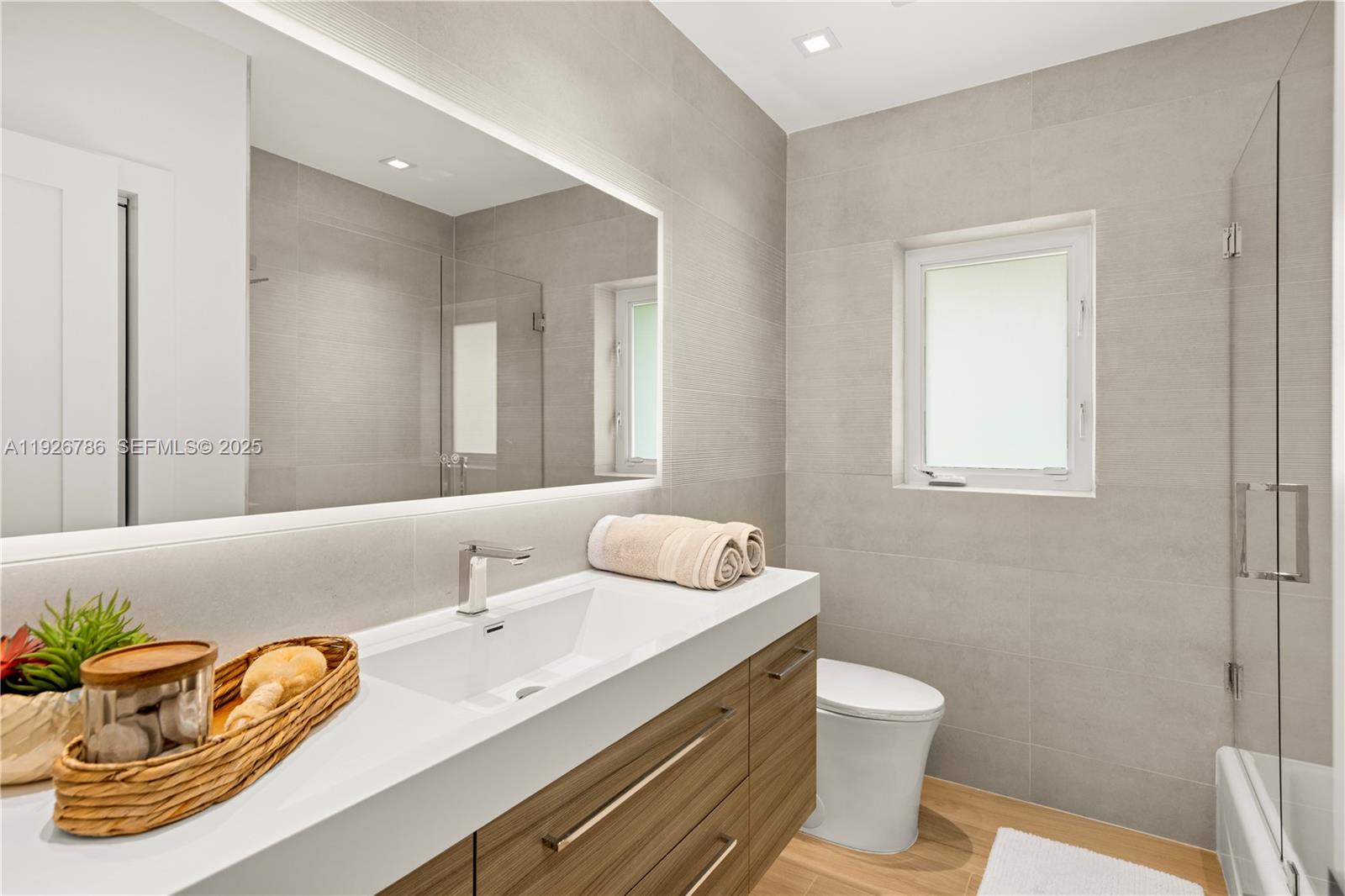 CORAL GABLES RIVIERA SEC - Residential