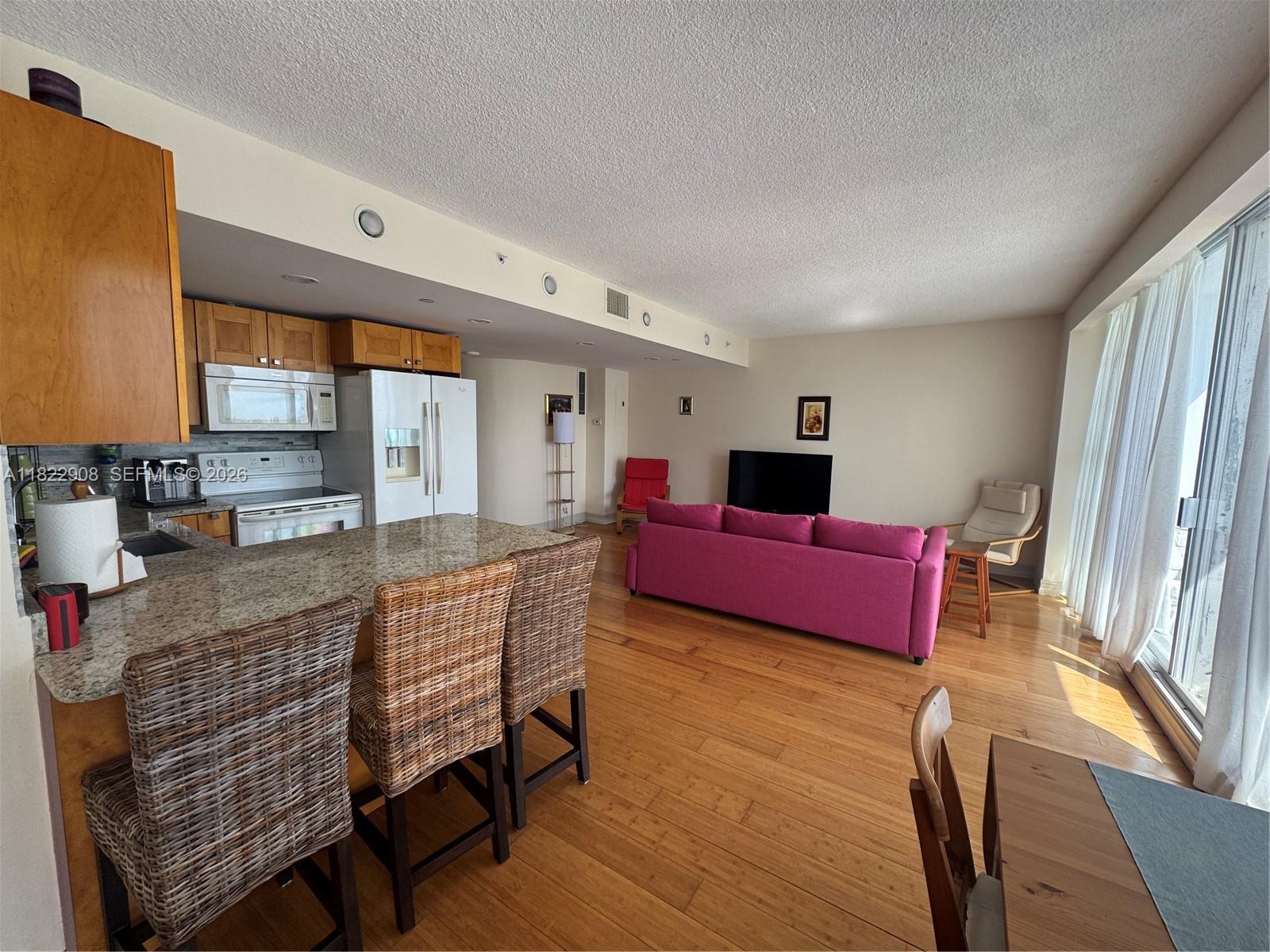 HOME TOWER CONDO - Residential