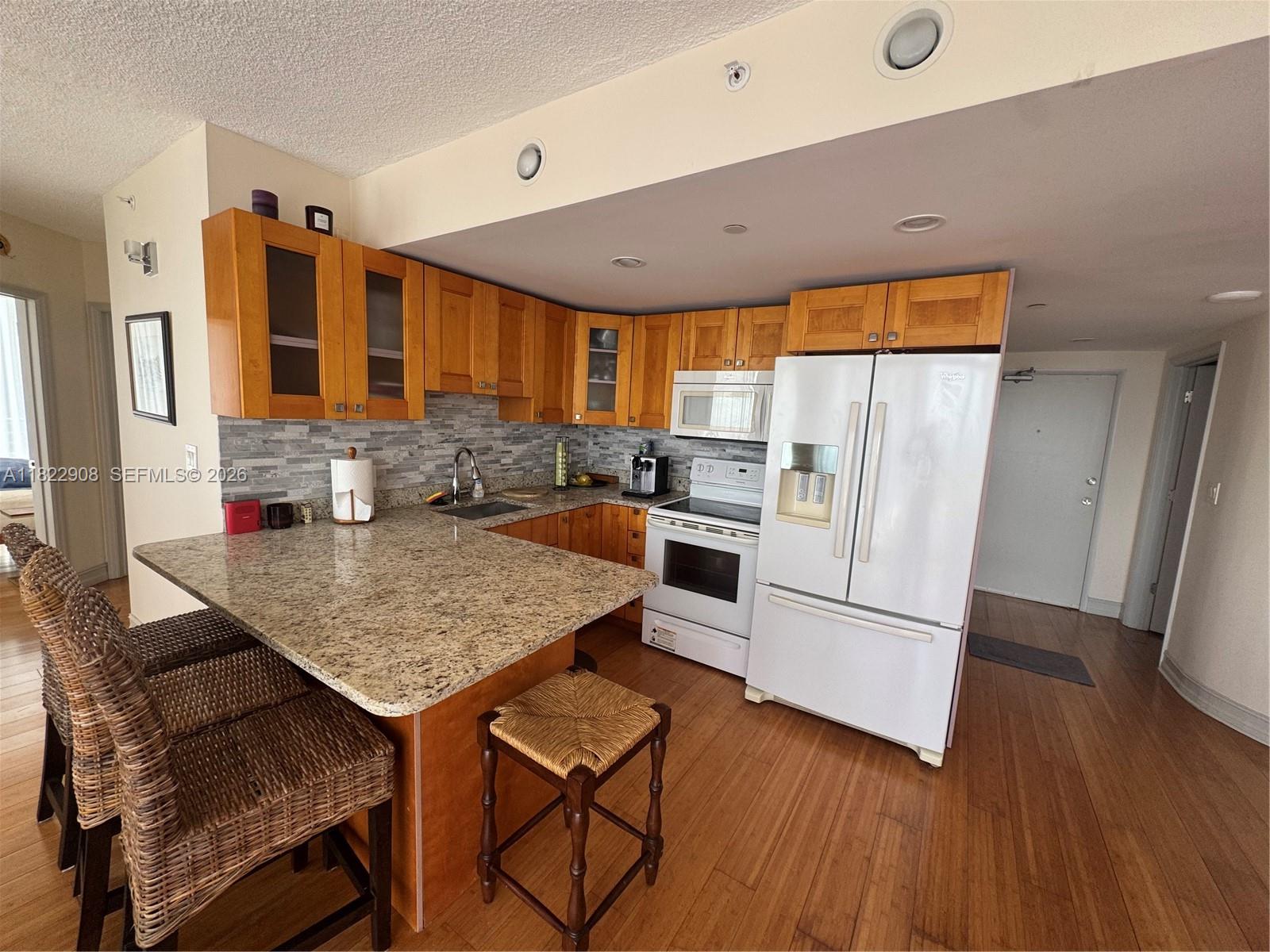 HOME TOWER CONDO - Residential