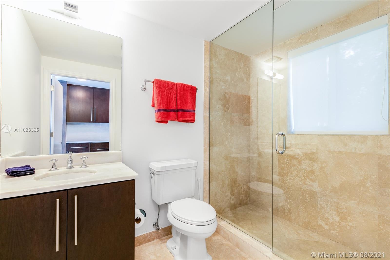 CONTINUUM ON SOUTH BEACH - Residential