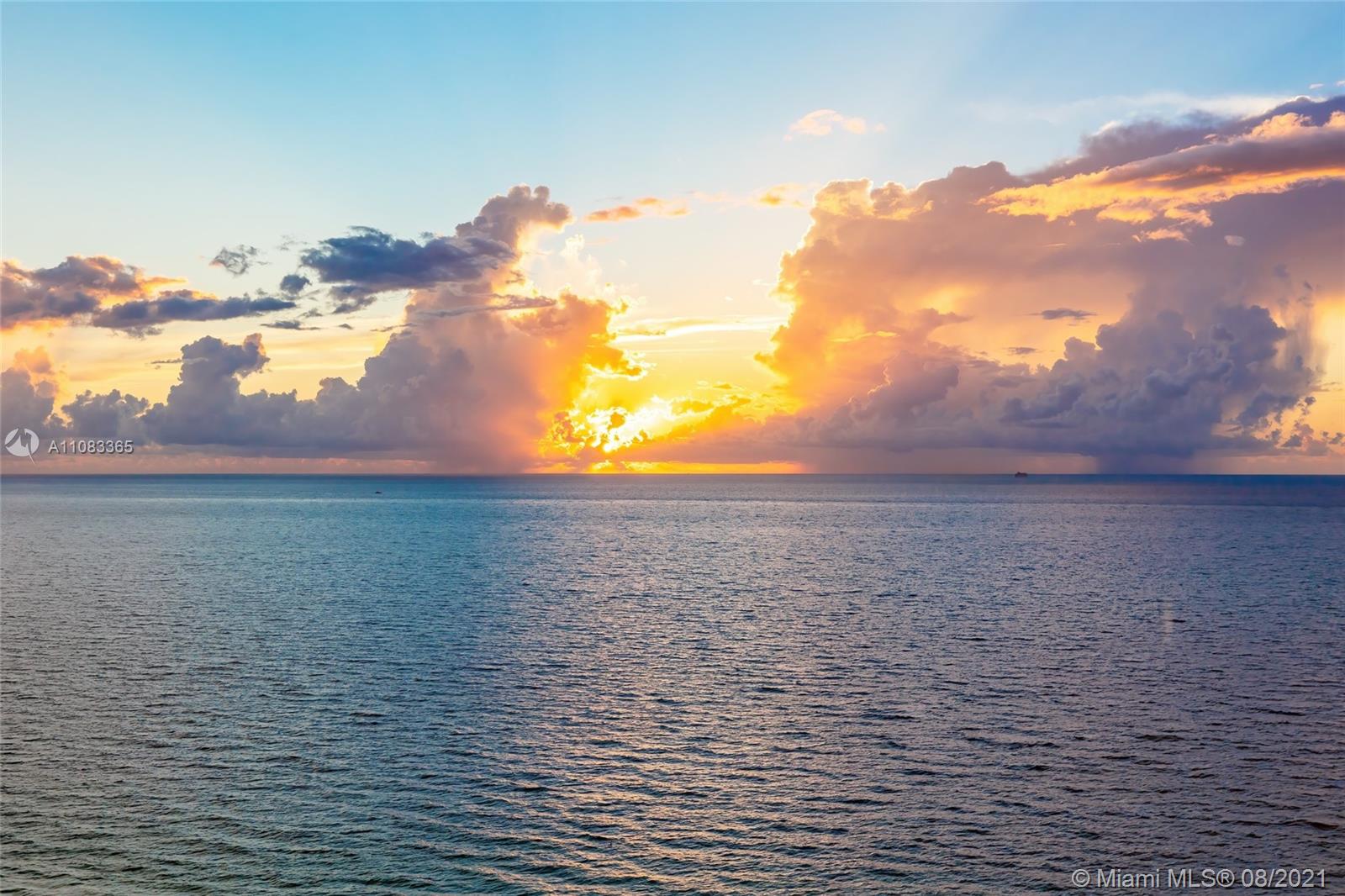 CONTINUUM ON SOUTH BEACH - Residential