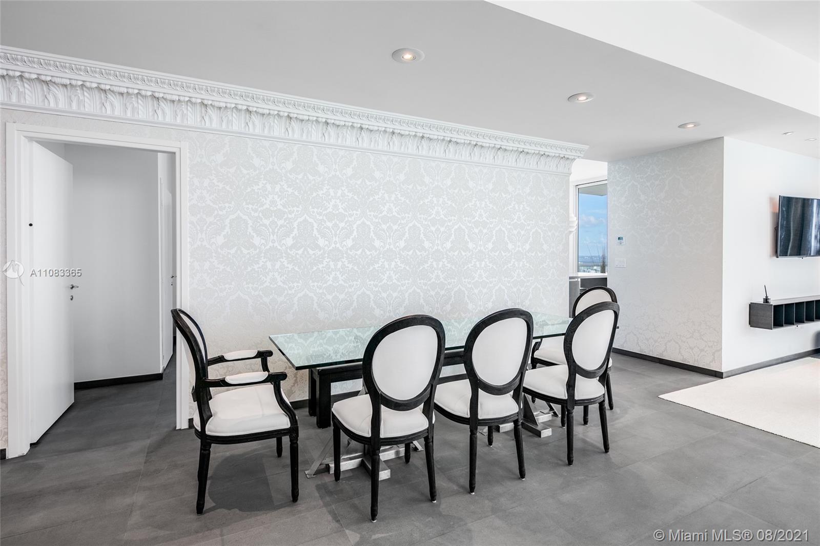 CONTINUUM ON SOUTH BEACH - Residential