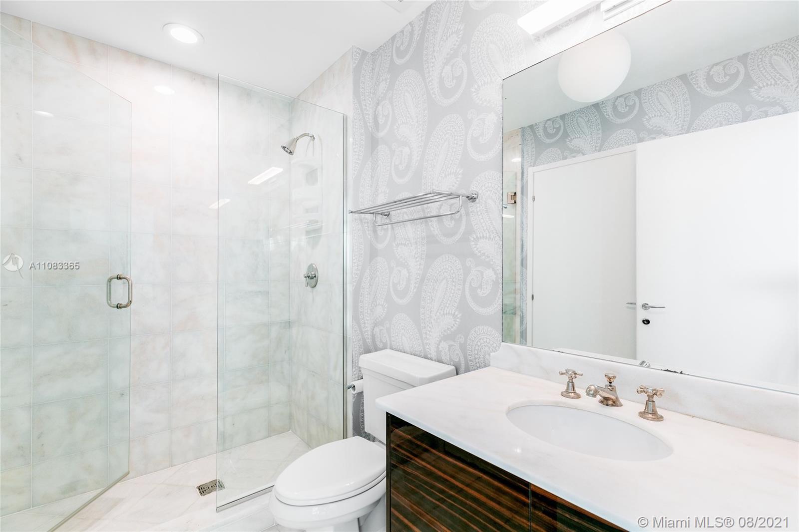 CONTINUUM ON SOUTH BEACH - Residential