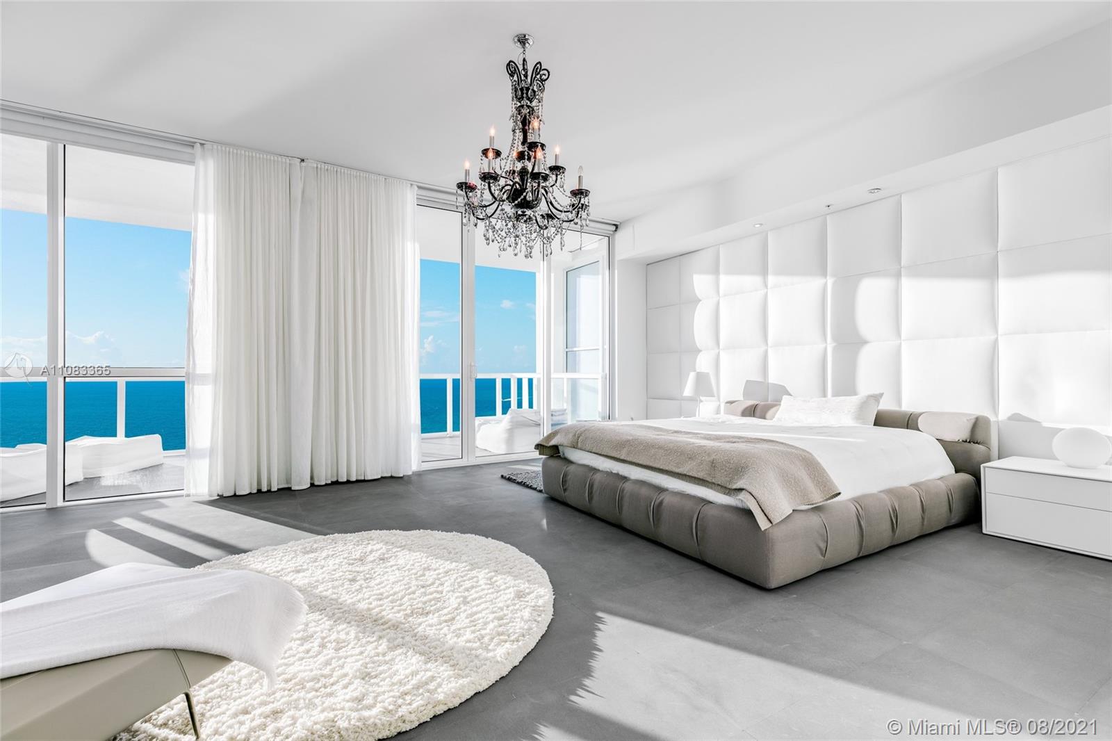 CONTINUUM ON SOUTH BEACH - Residential