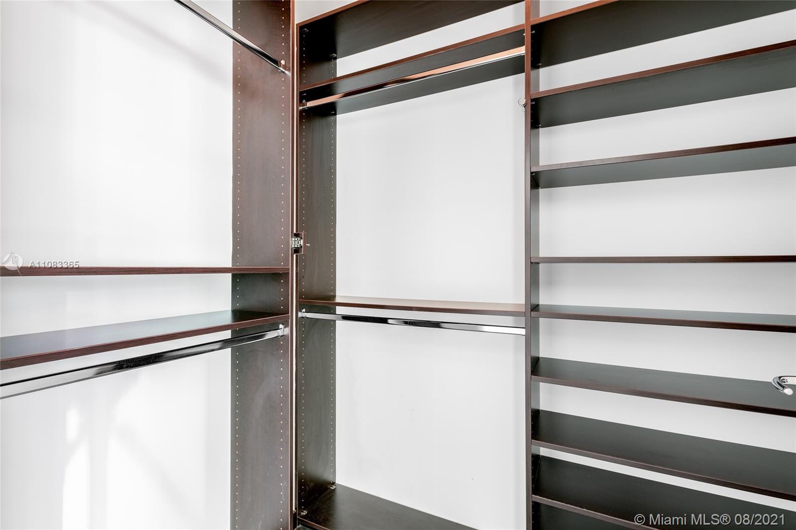 CONTINUUM ON SOUTH BEACH - Residential