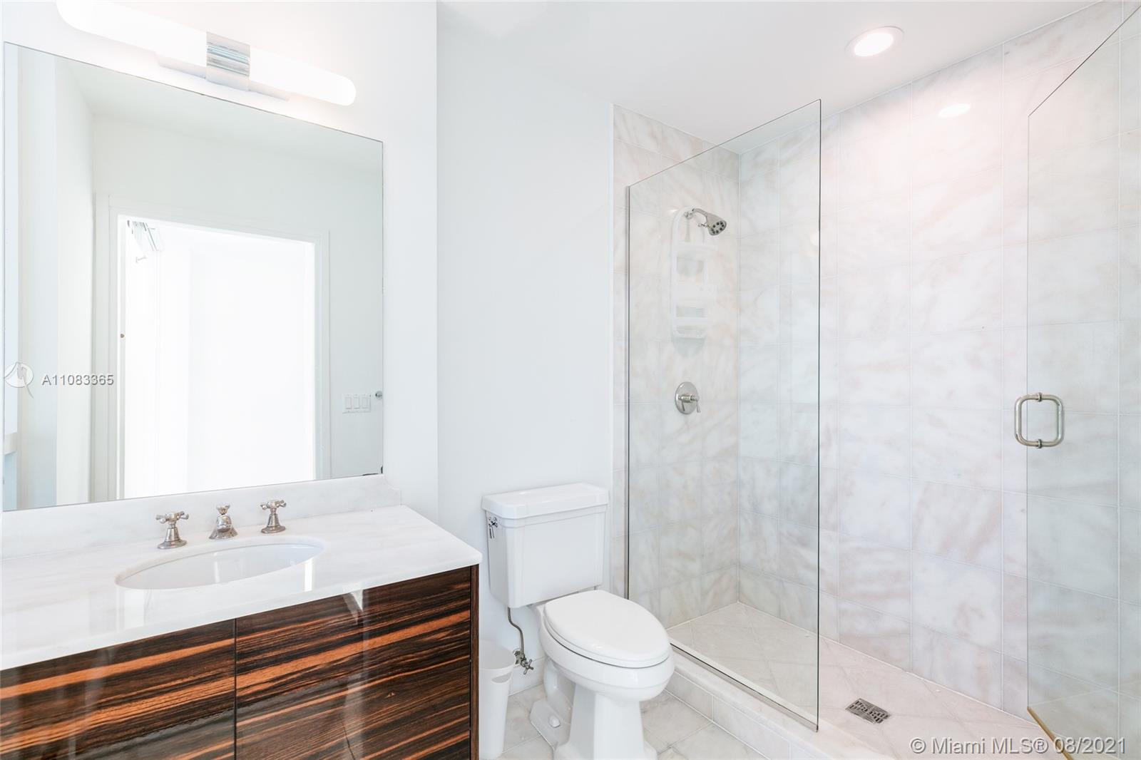 CONTINUUM ON SOUTH BEACH - Residential