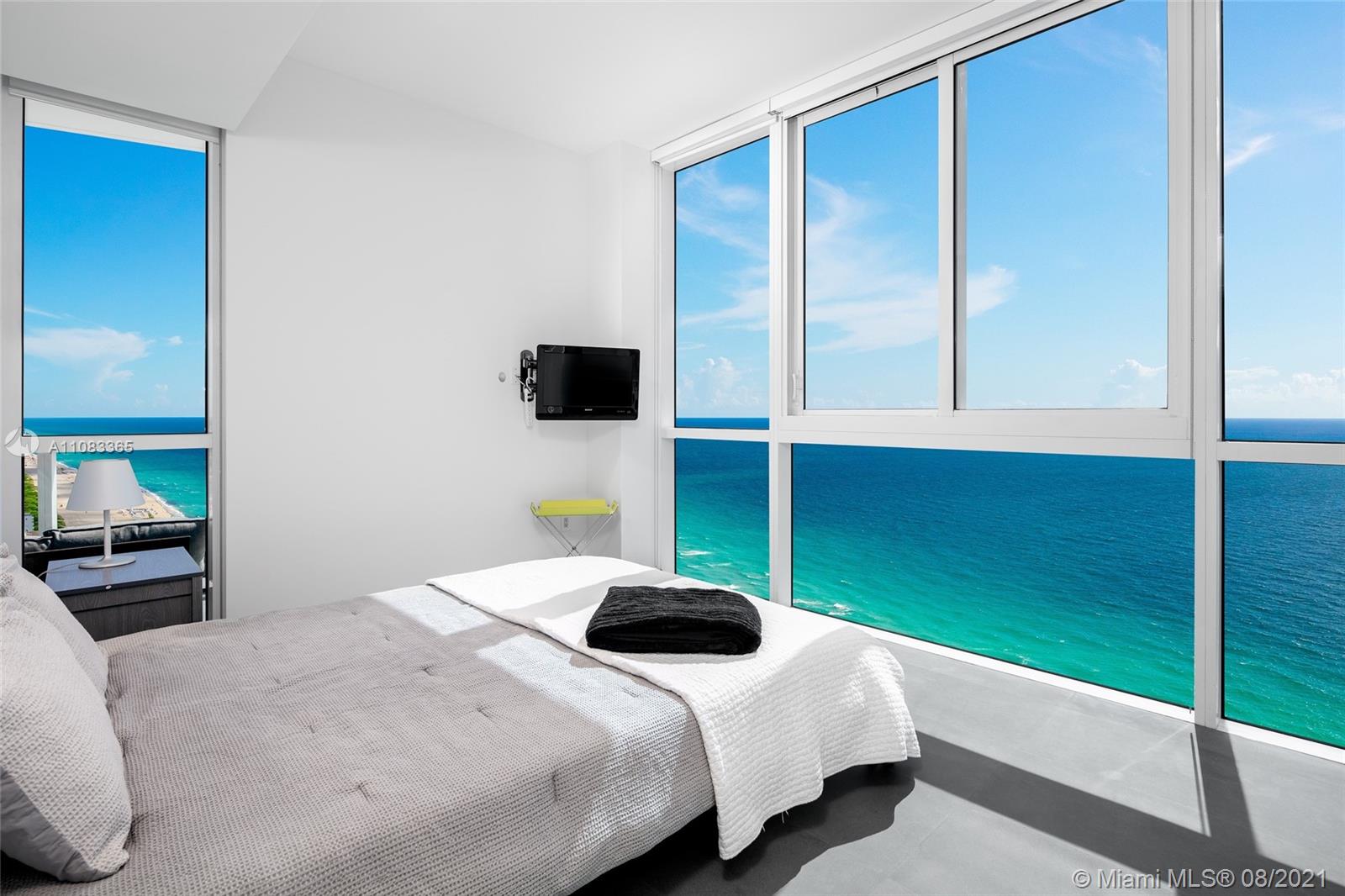CONTINUUM ON SOUTH BEACH - Residential
