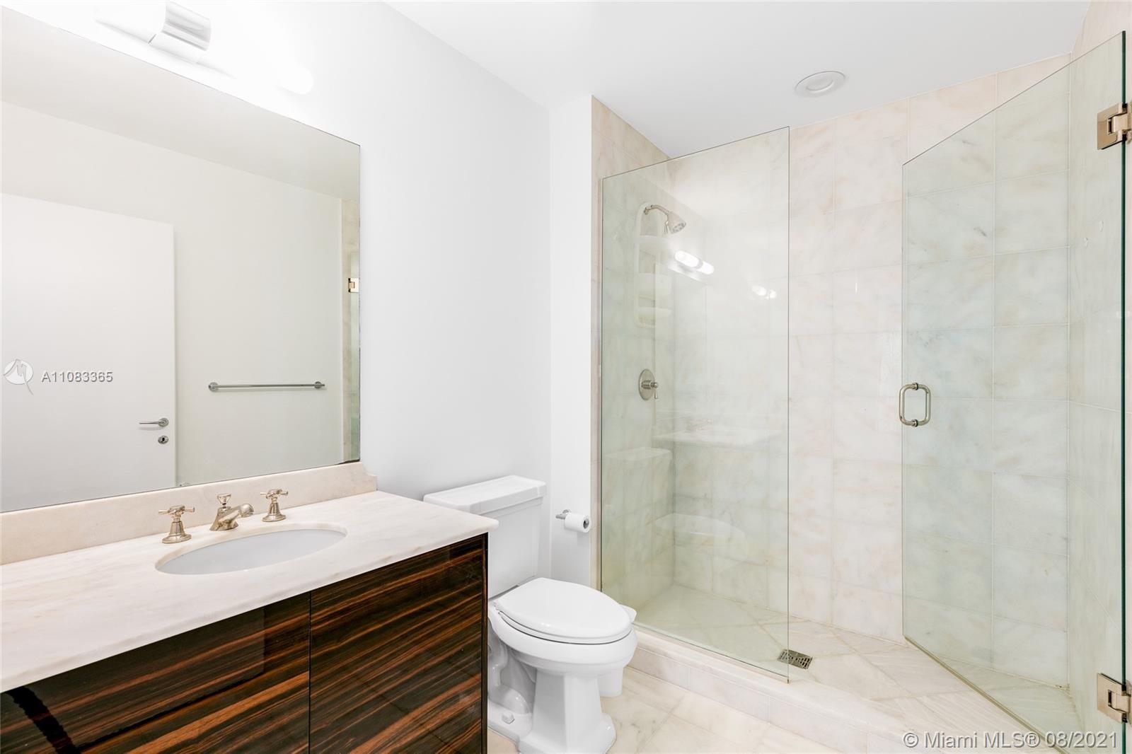 CONTINUUM ON SOUTH BEACH - Residential