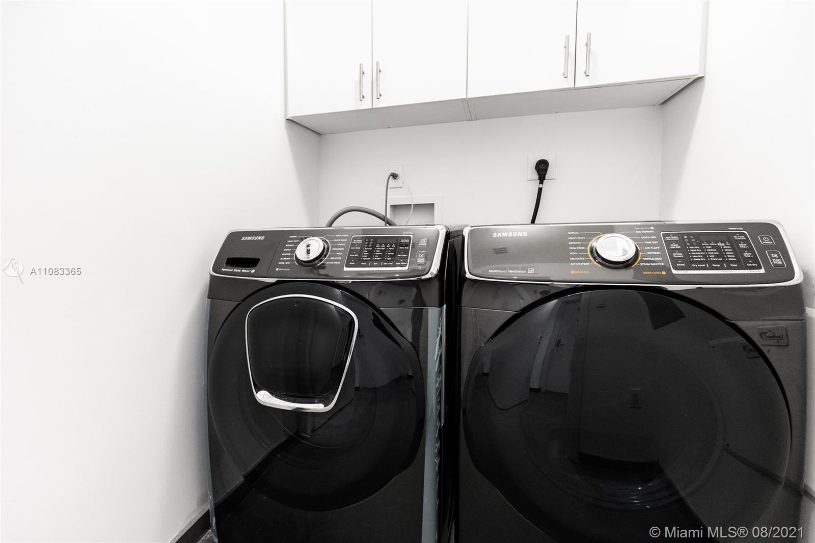 CONTINUUM ON SOUTH BEACH - Residential