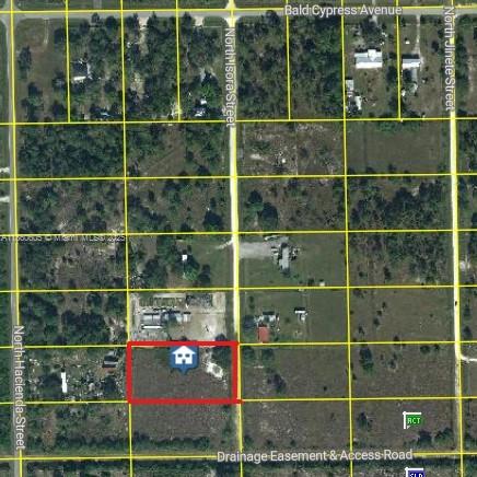 Prime 1.25-acre lot available in a booming area of new construction! The property is partially fenced, partially cleared, with no large trees to remove, making it ready for your building plans. Located outside the flood zone, this lot offers peace of mind and security for your future home or investment. With electrical lines nearby, connecting utilities will be a breeze.
AMAZING OPPORTUNITY TO BUILD YOUR DREAMED HOUSE! INCLUDES WELL AND SEPTIC TANK. OWNER FINANCING AVAILABLE.