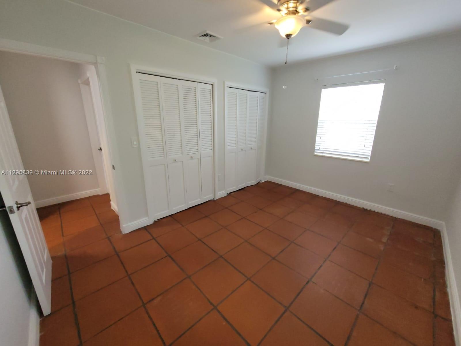 TROPICAL ISLE HOMES SUB - Residential Lease