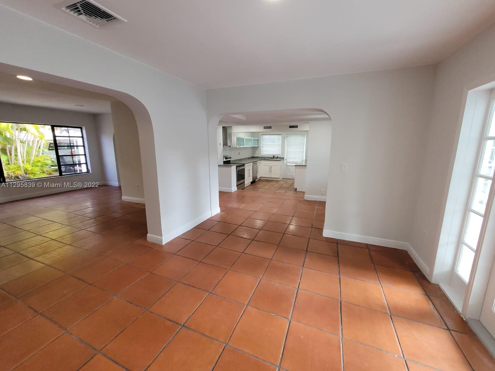 TROPICAL ISLE HOMES SUB - Residential Lease