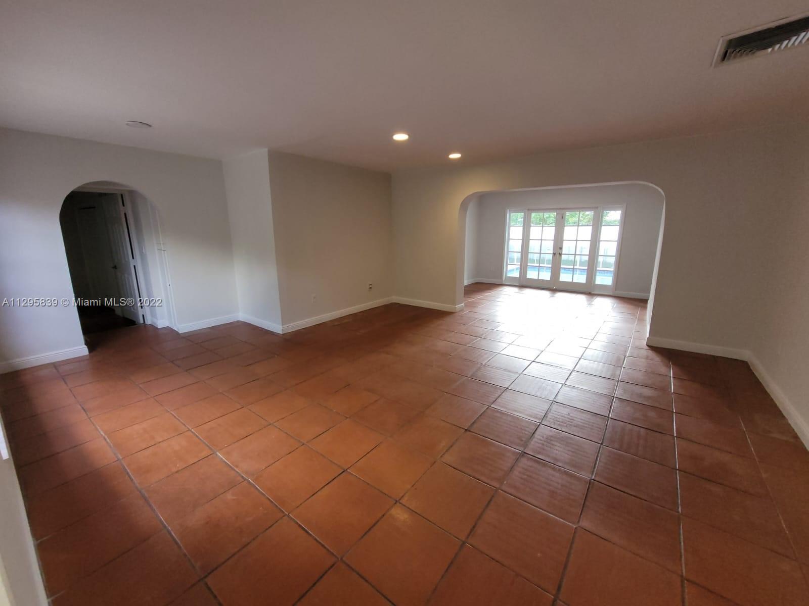 TROPICAL ISLE HOMES SUB - Residential Lease