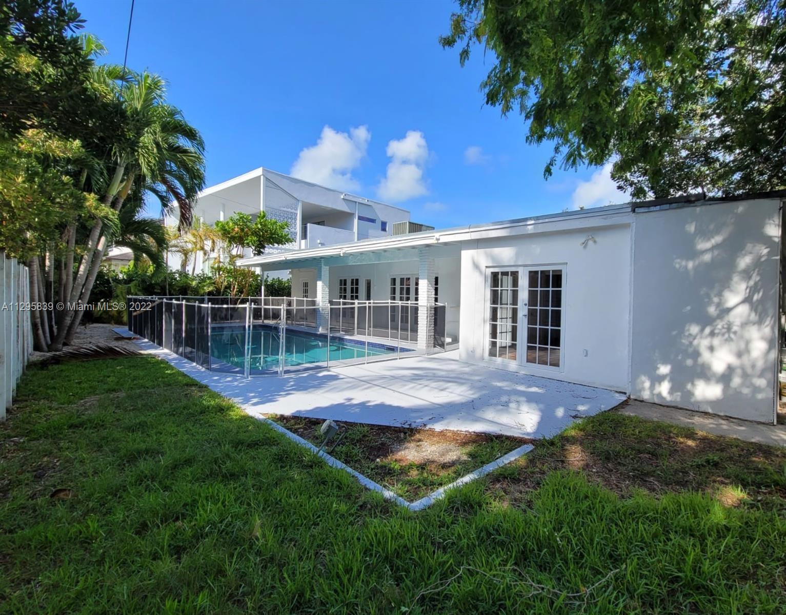 TROPICAL ISLE HOMES SUB - Residential Lease