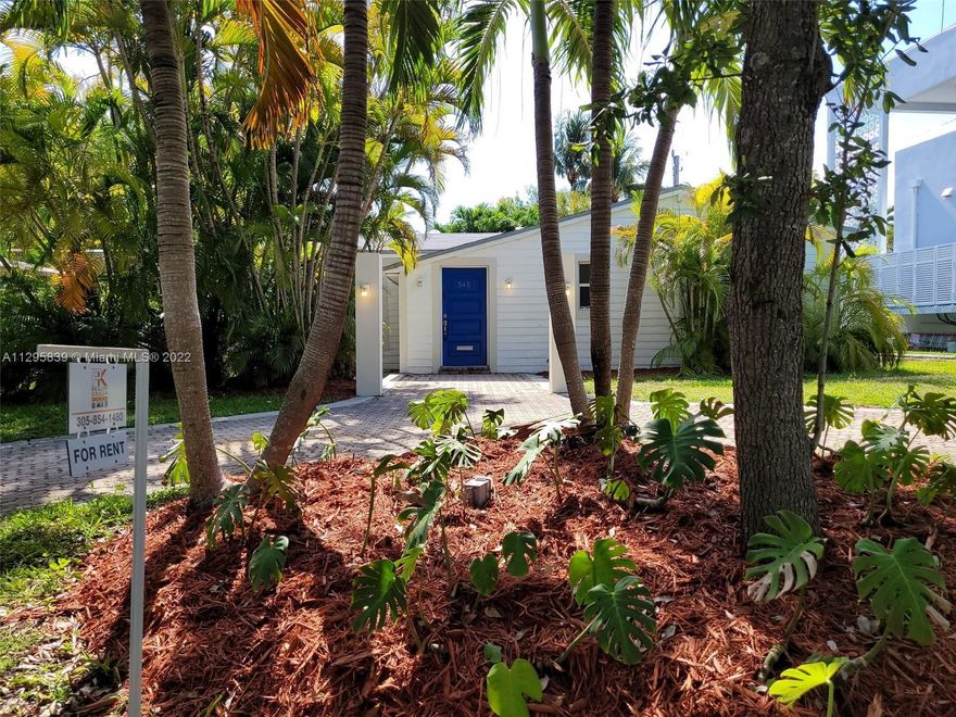 Key Biscayne Island living awaits you! Come enjoy everything this island paradise has to offer. Come live in this large, 4 bedrooms (+home office), 4 baths single family pool home with a large patio perfect for entertaining. Home has everything you need and is blocks away from the beach, parks, top rated schools, and dining. 

Will consider seasonal rental.