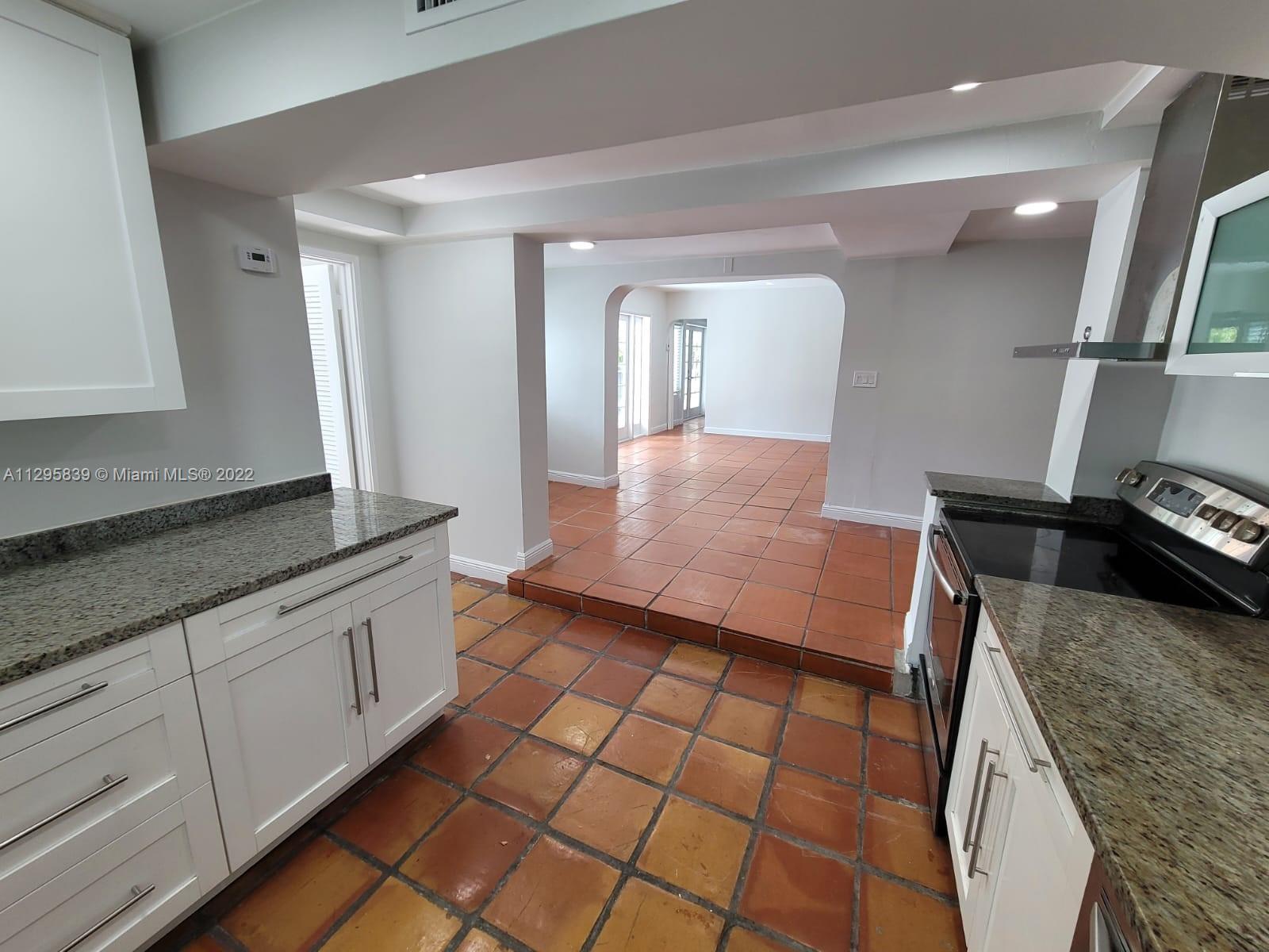 TROPICAL ISLE HOMES SUB - Residential Lease