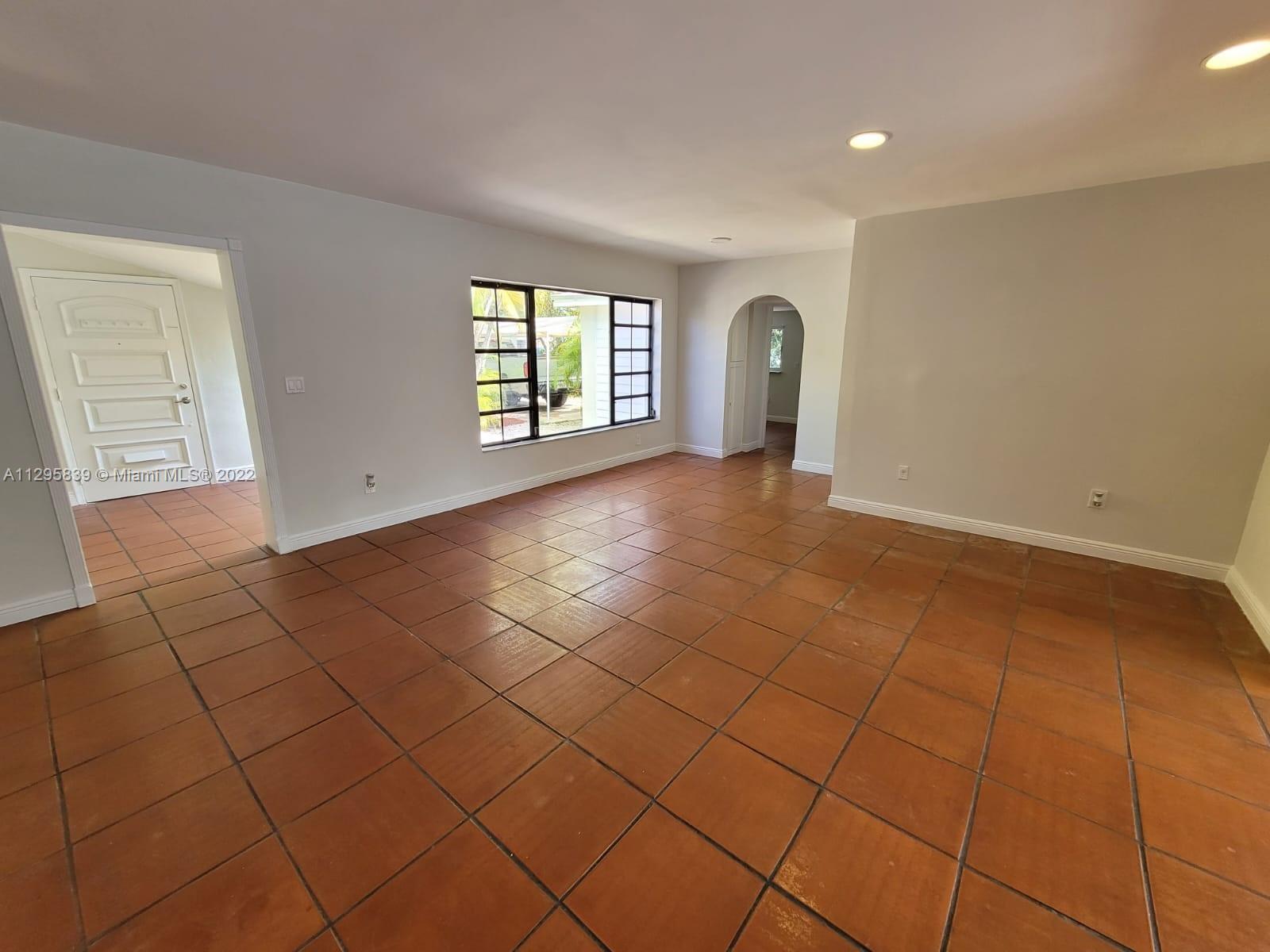 TROPICAL ISLE HOMES SUB - Residential Lease