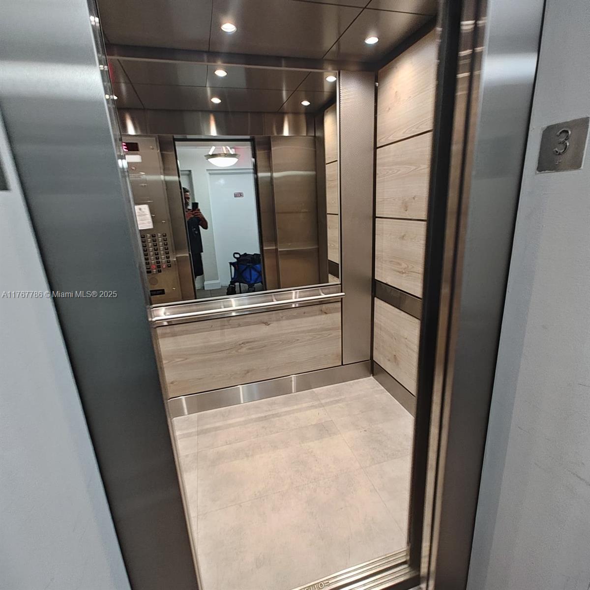 COMMODORE PLAZA CONDO - Residential