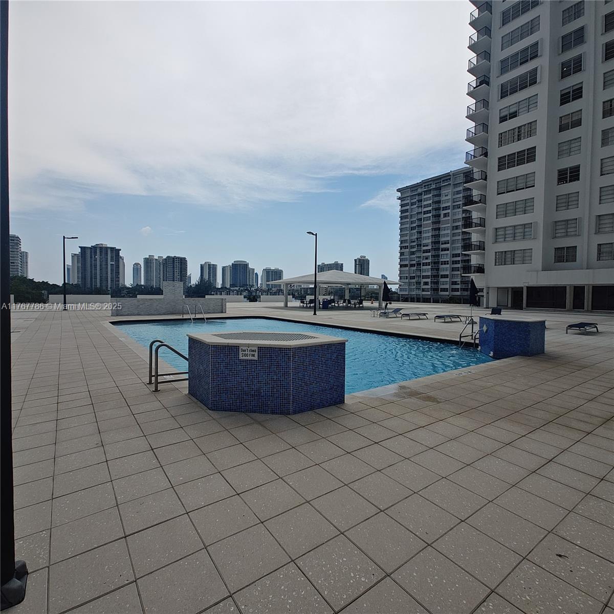 COMMODORE PLAZA CONDO - Residential